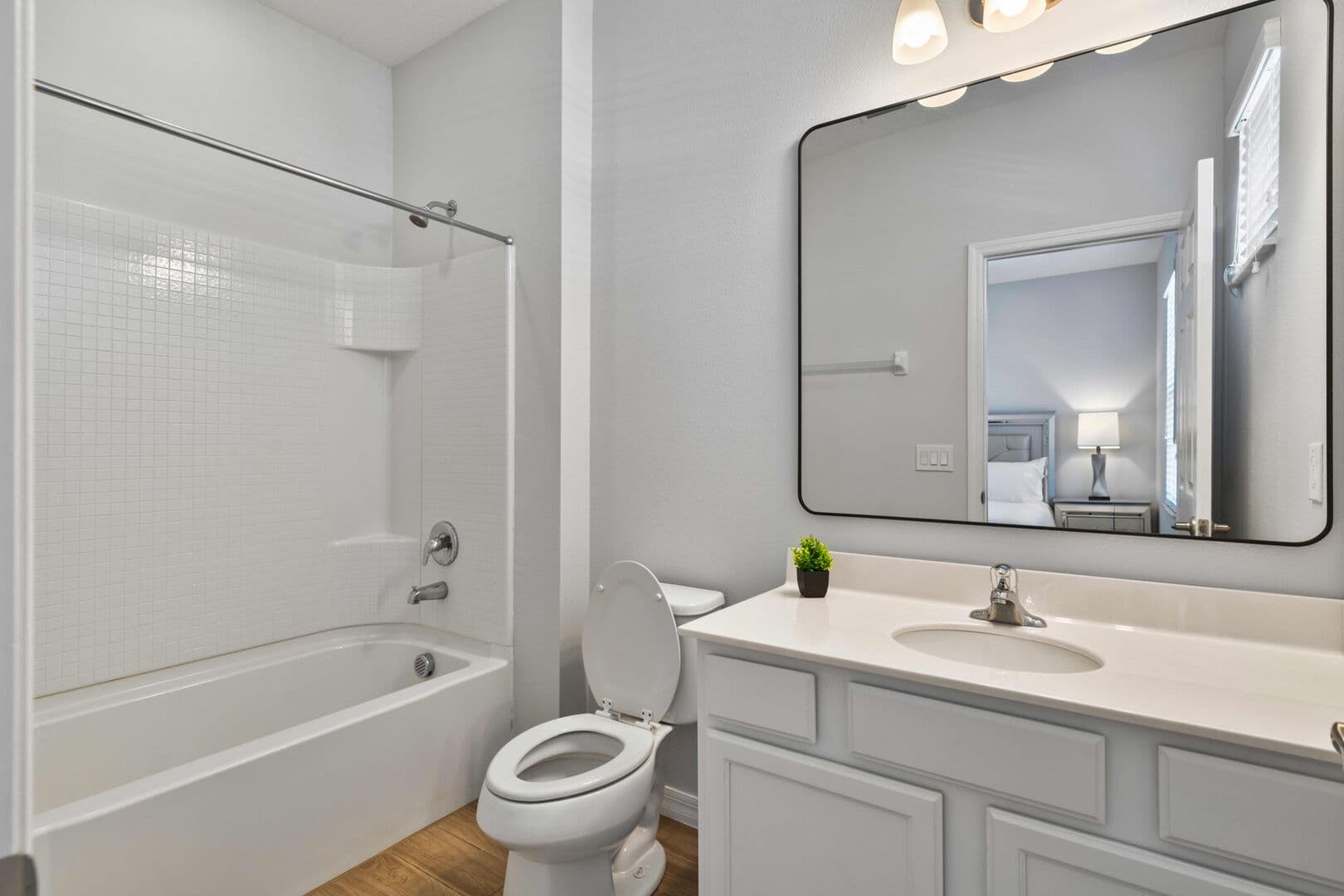 Grand View - Image 43