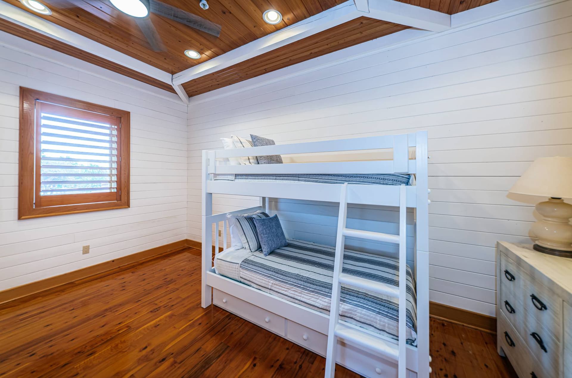 Ocean Blue Villa - Image 23