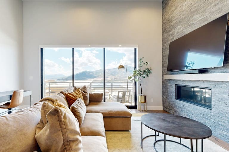 Luxury Hideout Overlook - Image 4