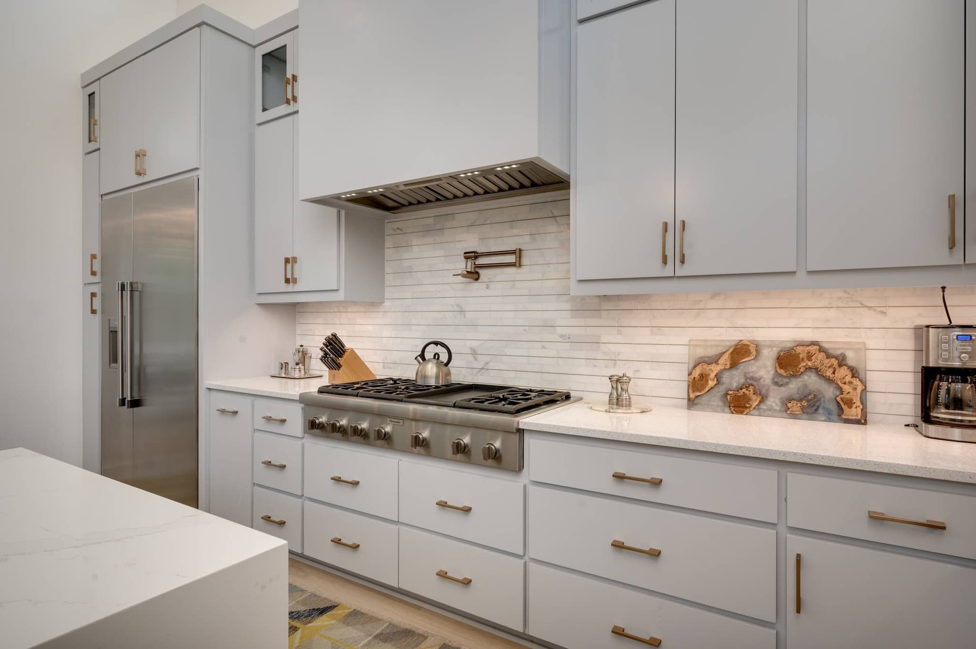 Austin Bella - Image 17