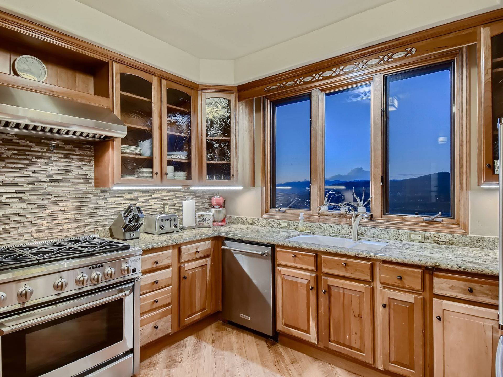 Gray Moose Place - Image 8