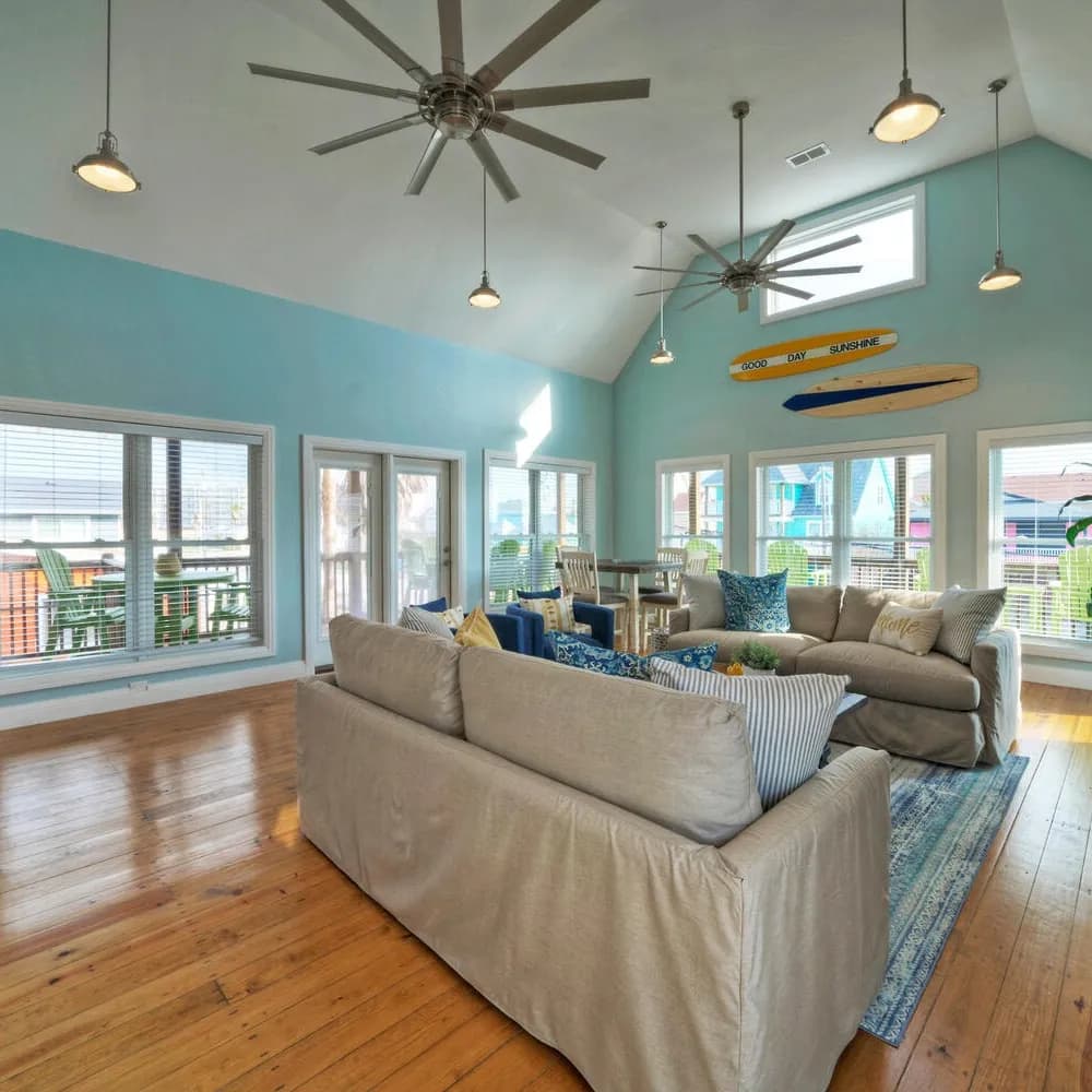 Moxy's Beach House - Image 7