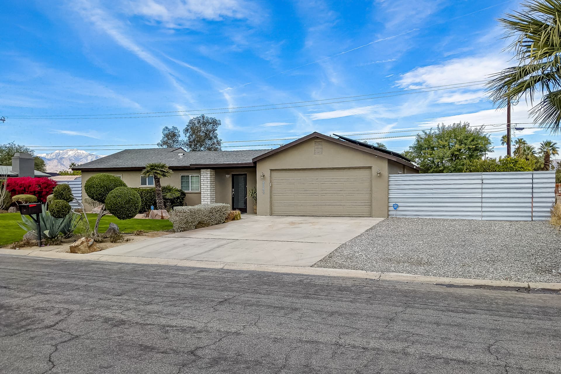 Palm Springs Modern Home - Image 26