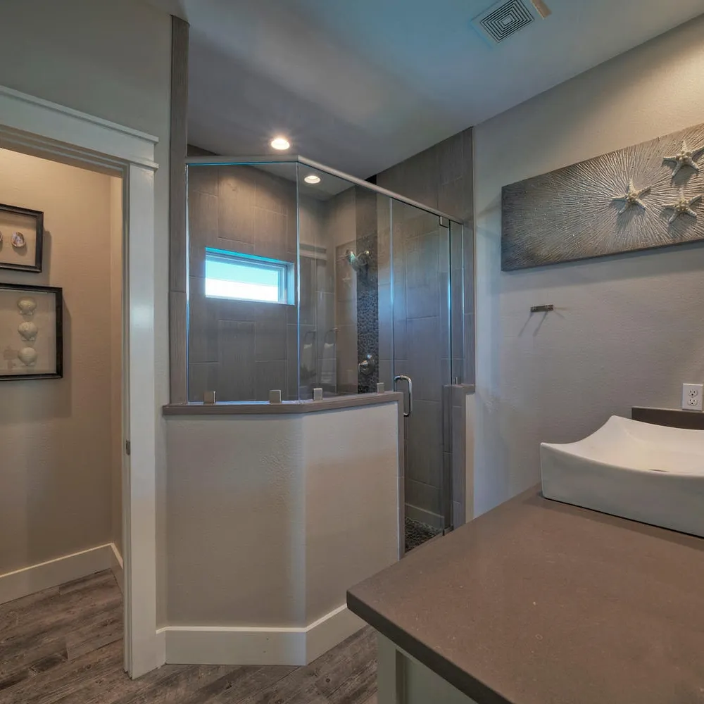 Bourbon Breeze - Image 15