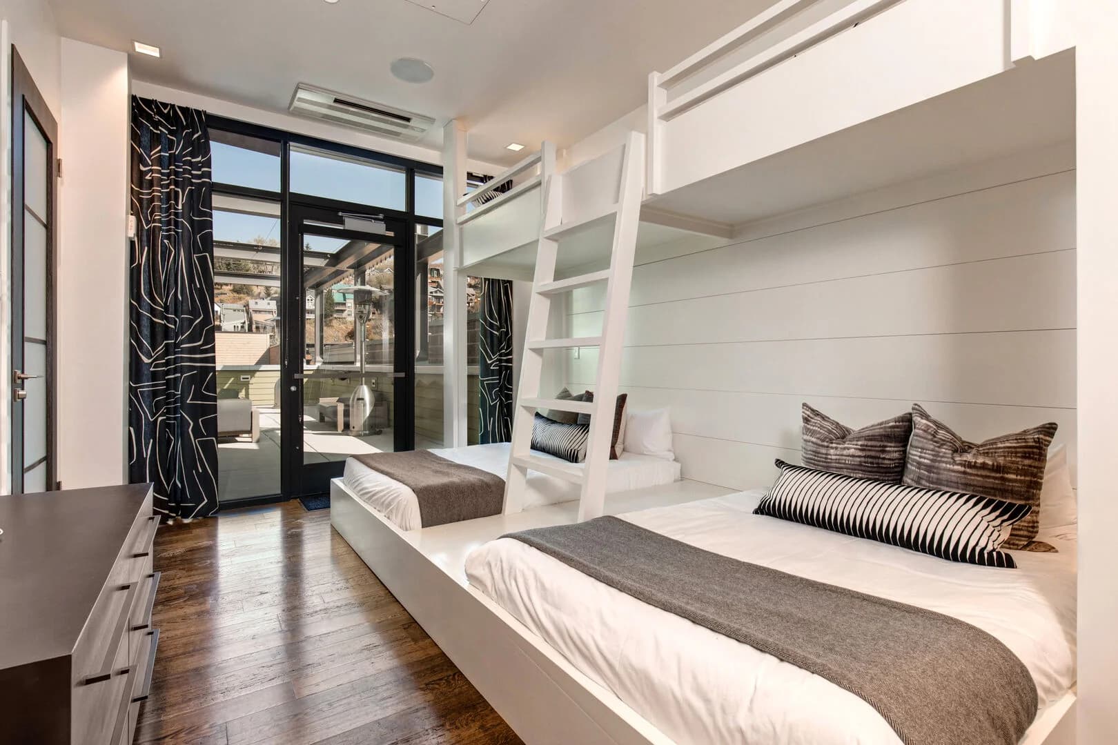 Parkite Penthouse - Image 45