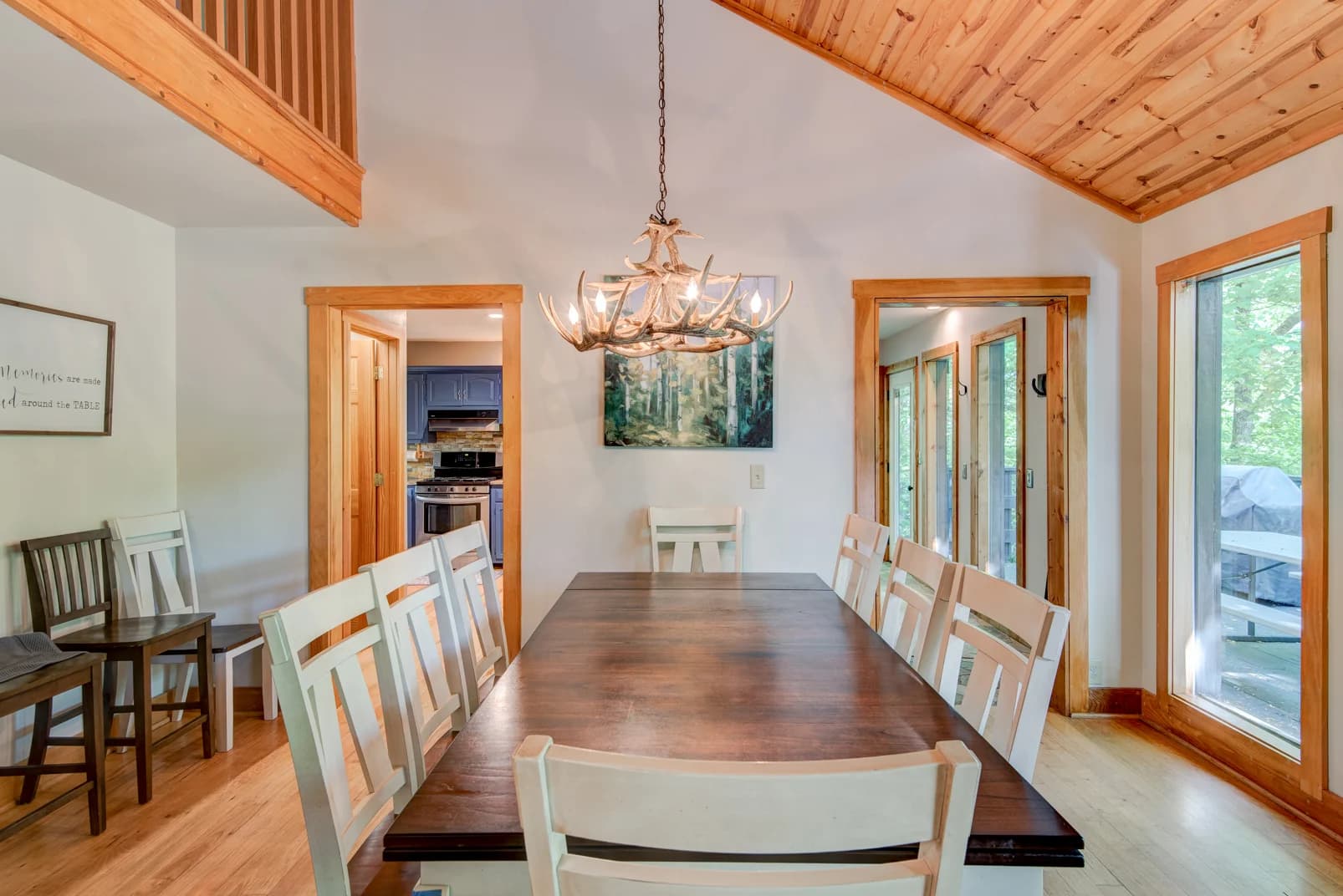 Paws a While - Image 10