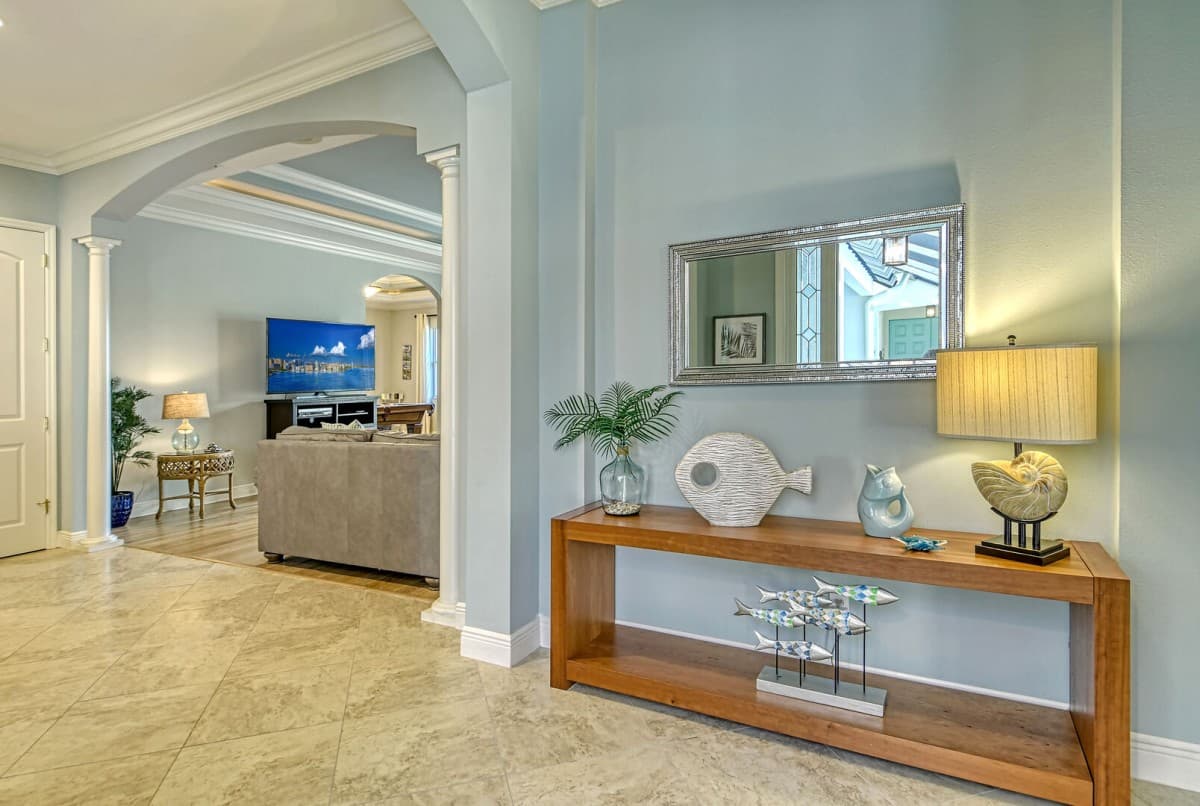 Sunburst Courtyard - Image 7