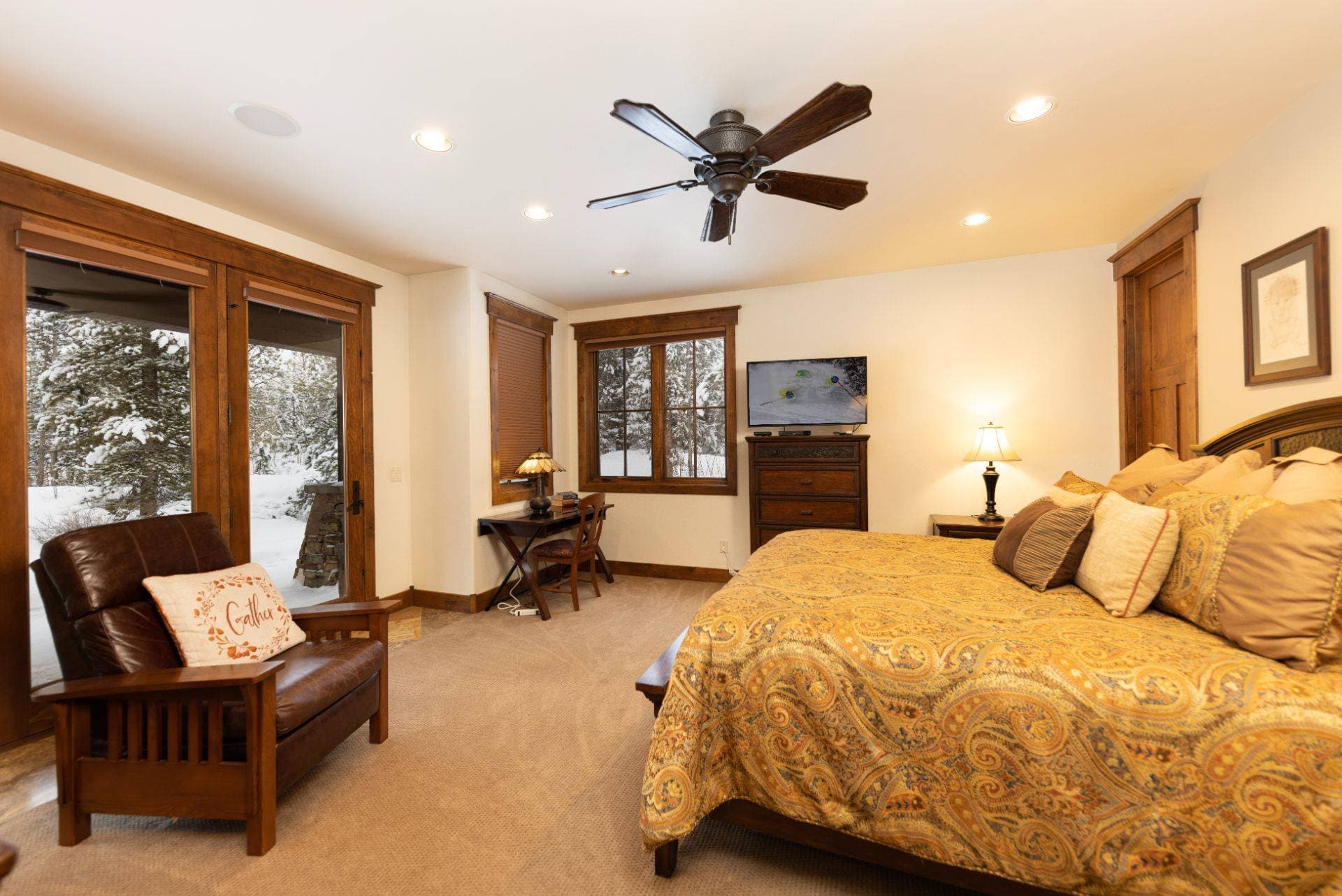 Last Nickel Lodge - Image 14