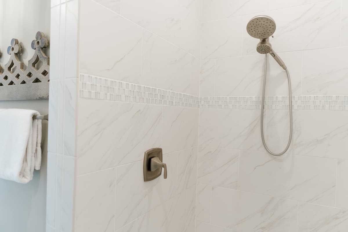 Serenity by the Sea - Image 19