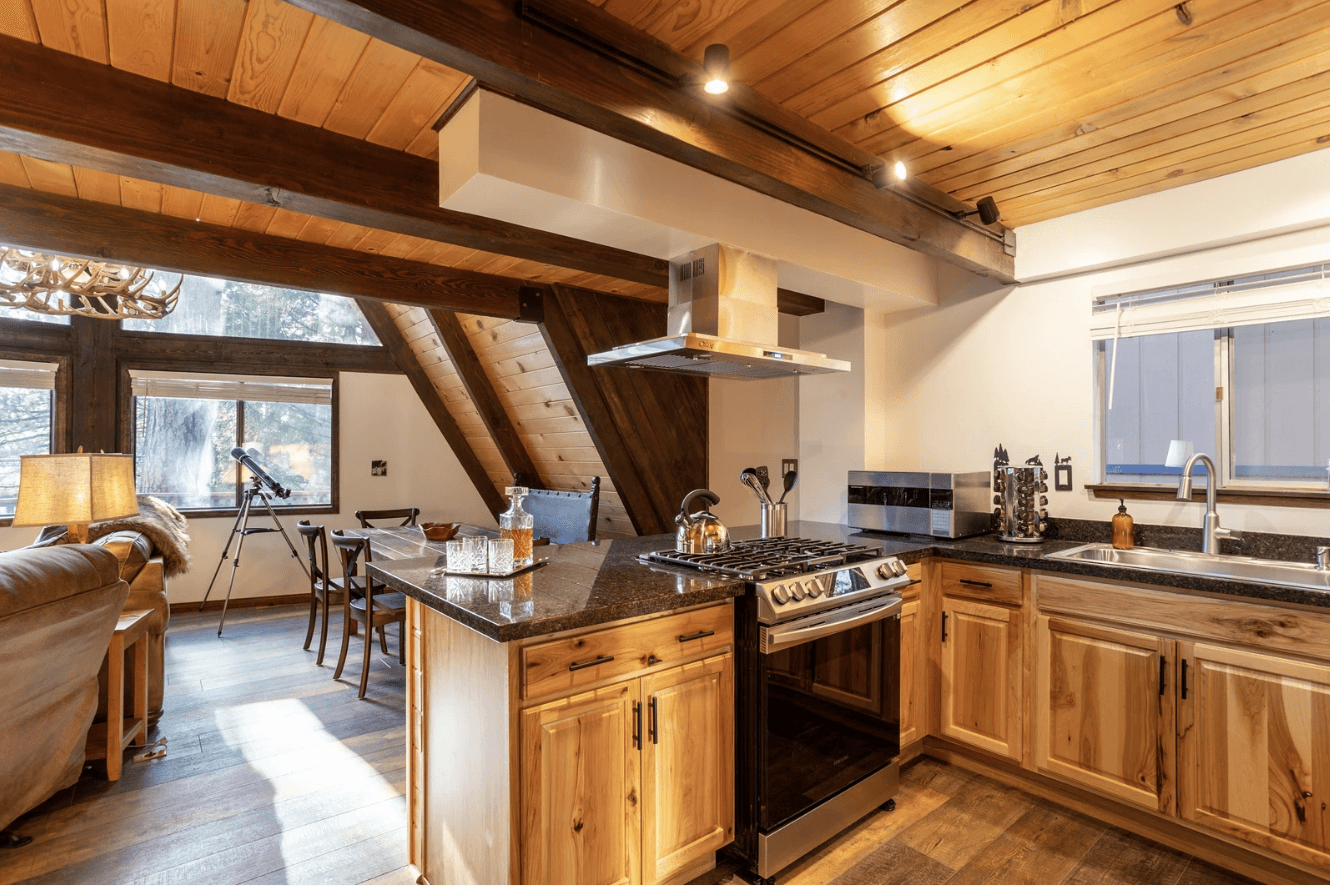 Bear's Lair - Image 9