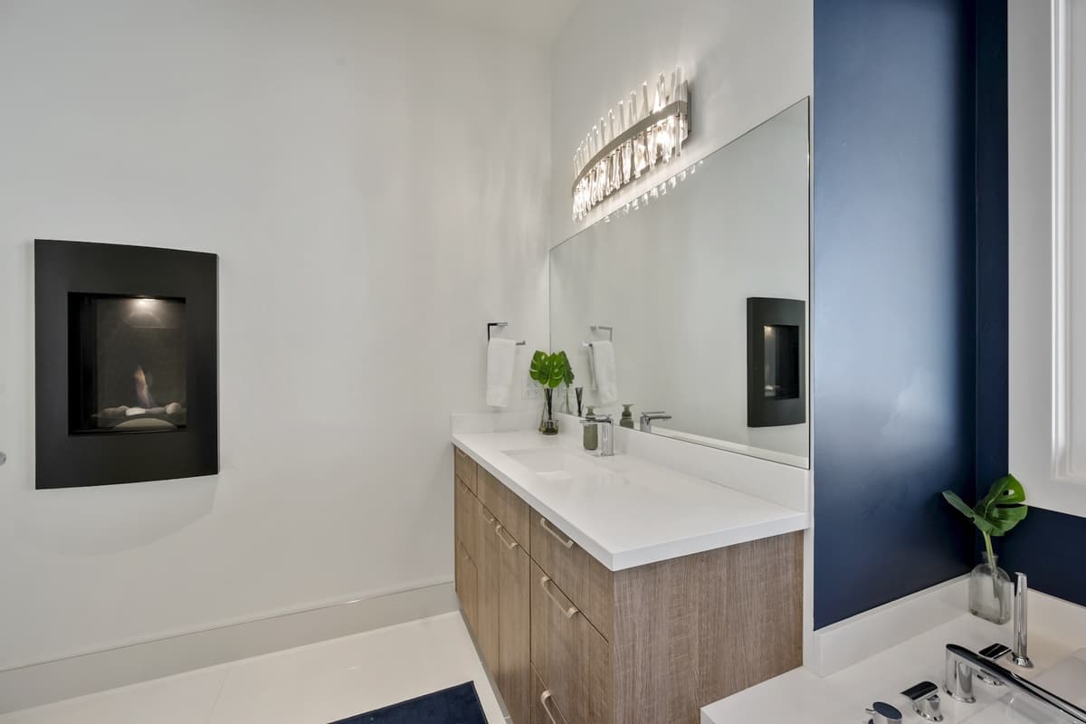 Quicksilver Haus - Image 55