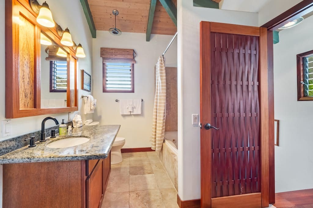 Manini Beachfront Getaway - Image 23