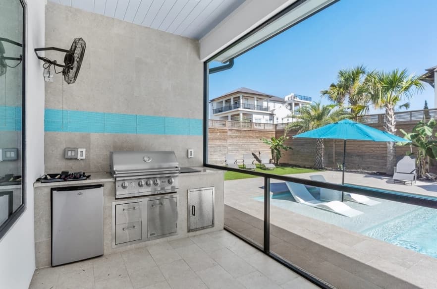 Happy by the Sea - Image 65