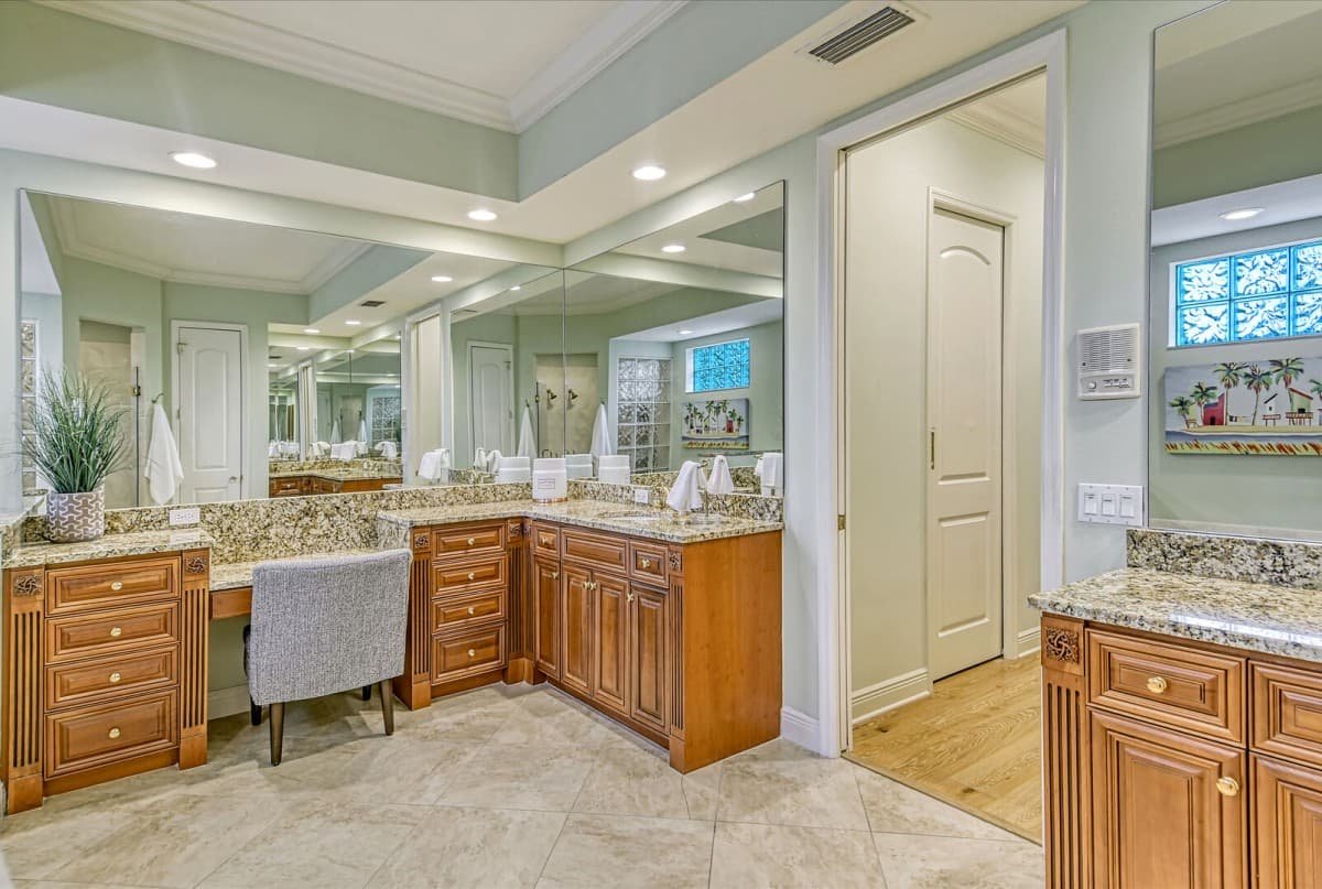 Sunburst Courtyard - Image 21