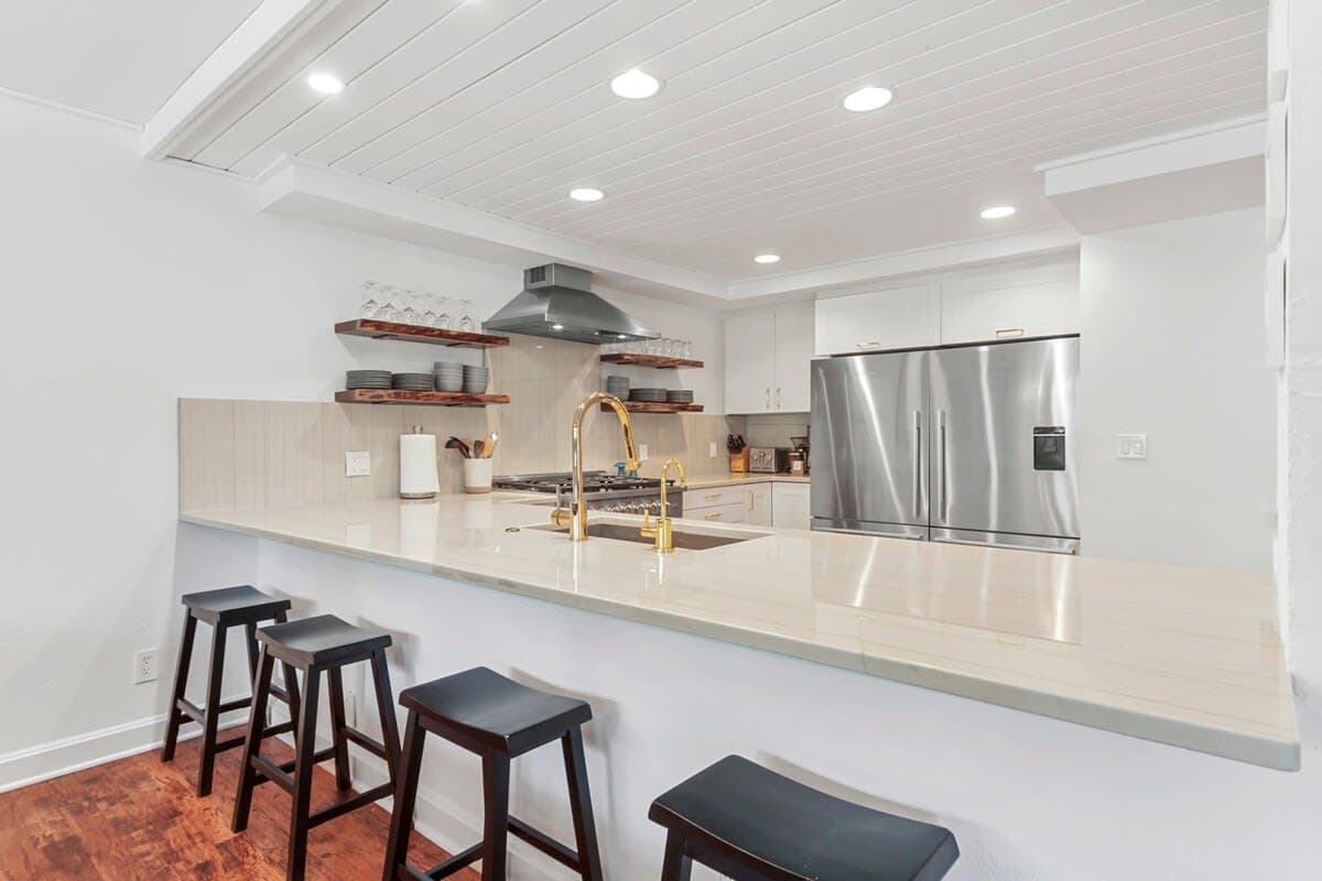 Peak Eight Mountain Escape - Image 5