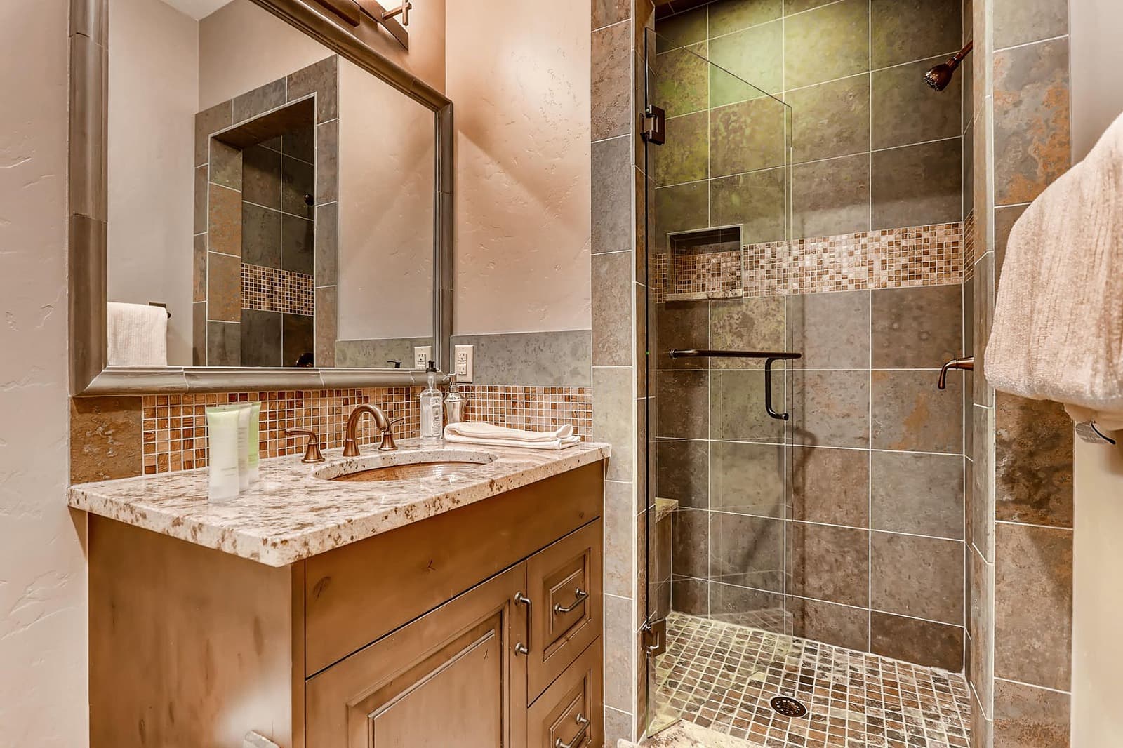 Snow Manor - Image 31