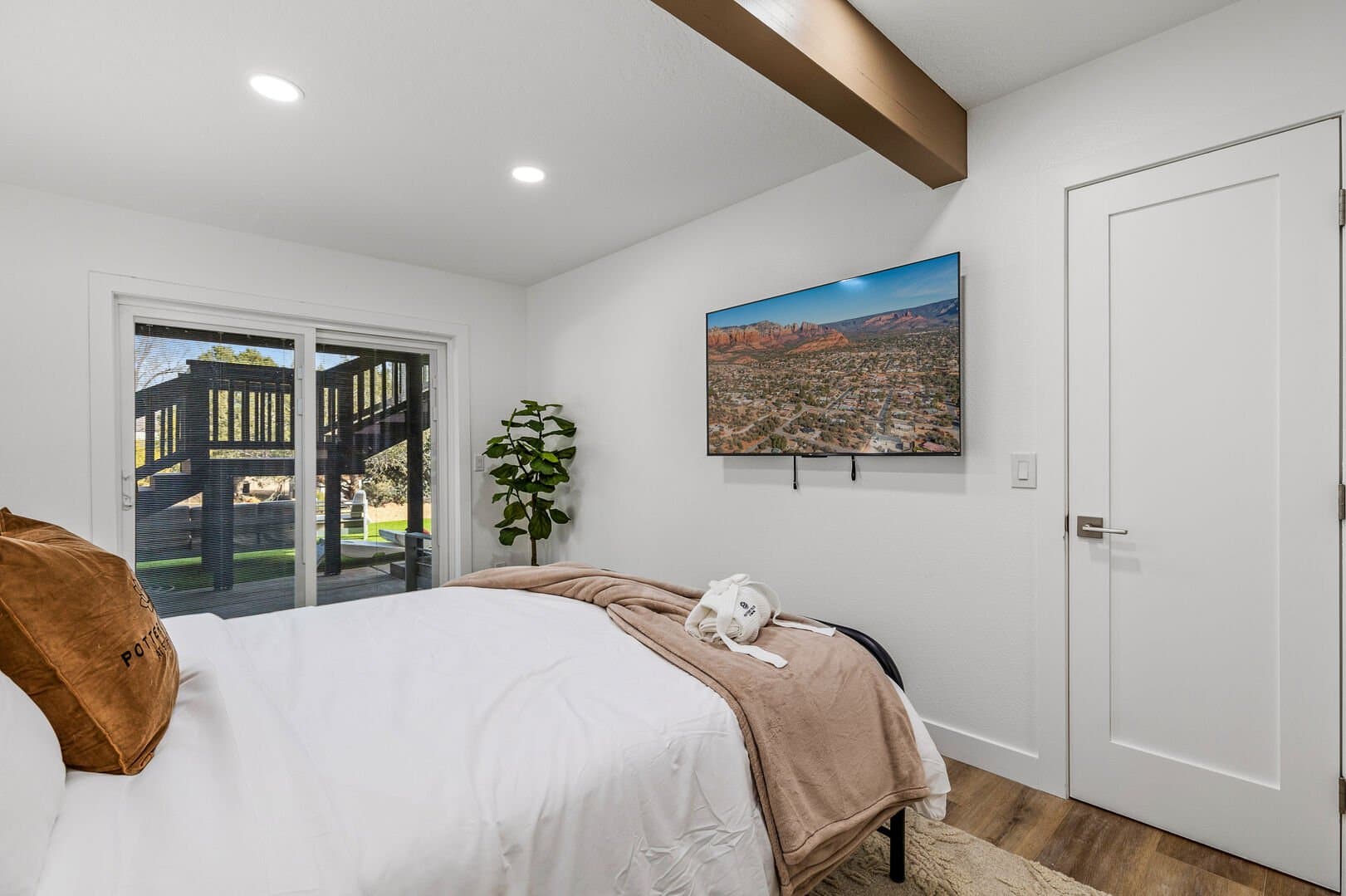 Pottery Place - Image 35