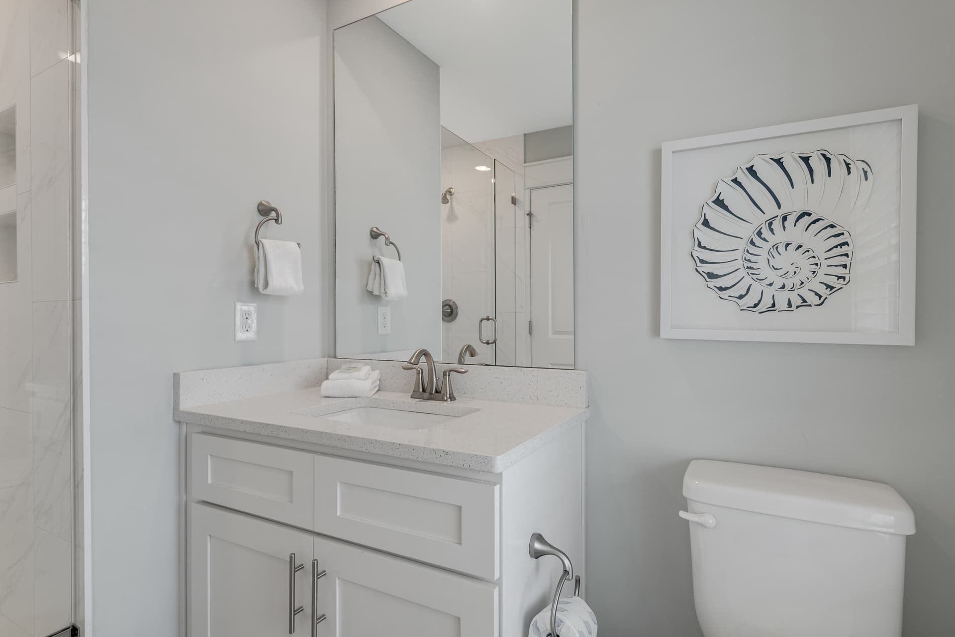 Porches N' Paradise House - Image 14