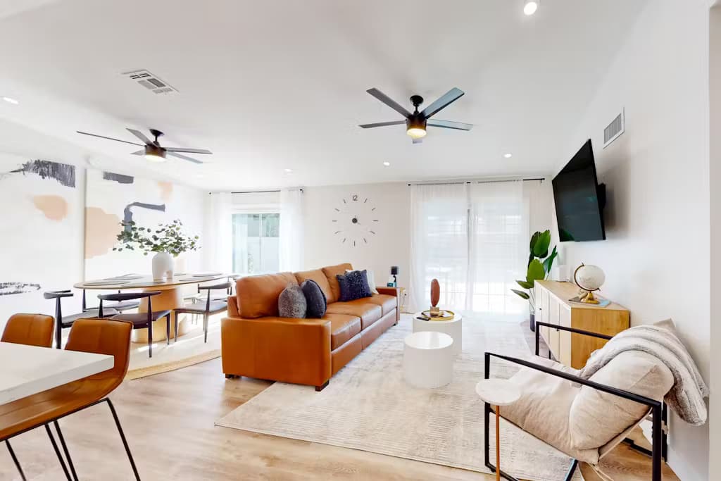 Grand Palms - Image 2