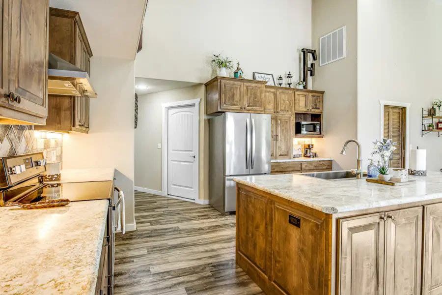 The Escape at Hilltop - Image 4