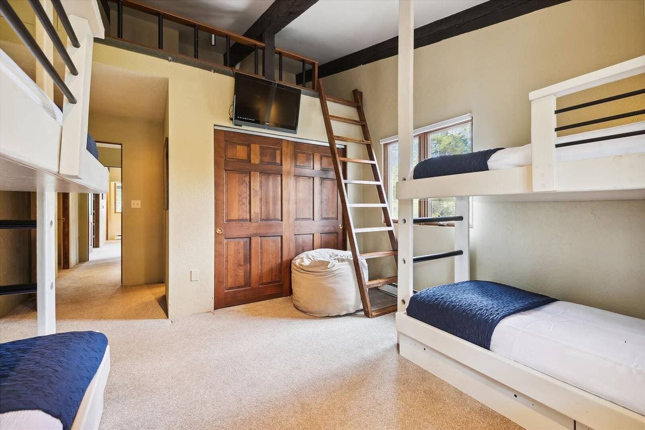 Miners Peak Residence - Image 27