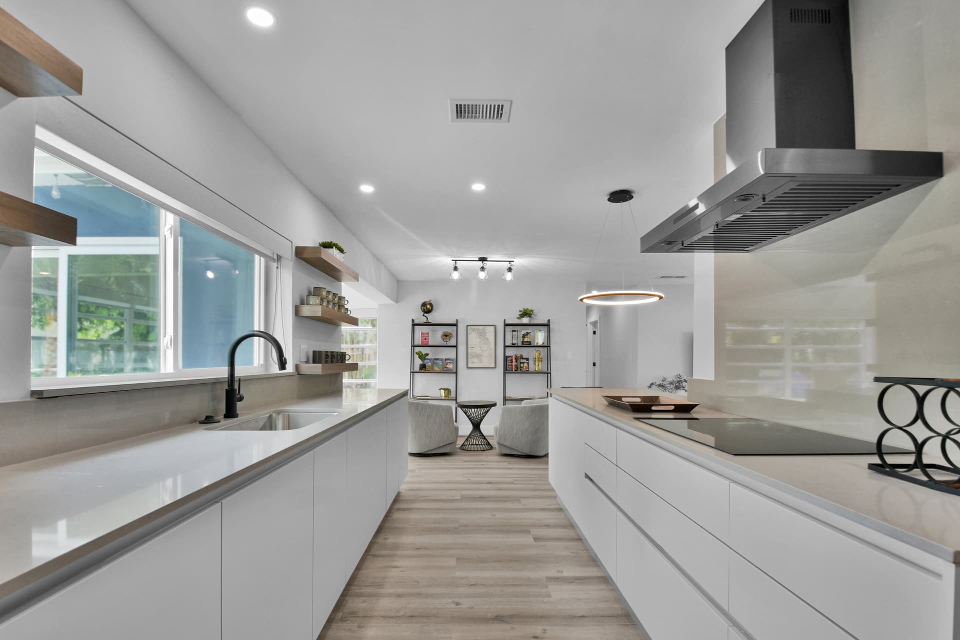 Bluebird House - Image 12