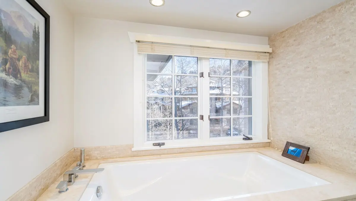 Plaza Tower - Image 20