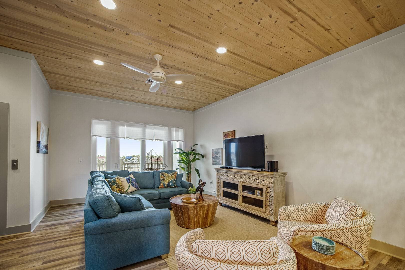 Marina Del Bell - Image 4