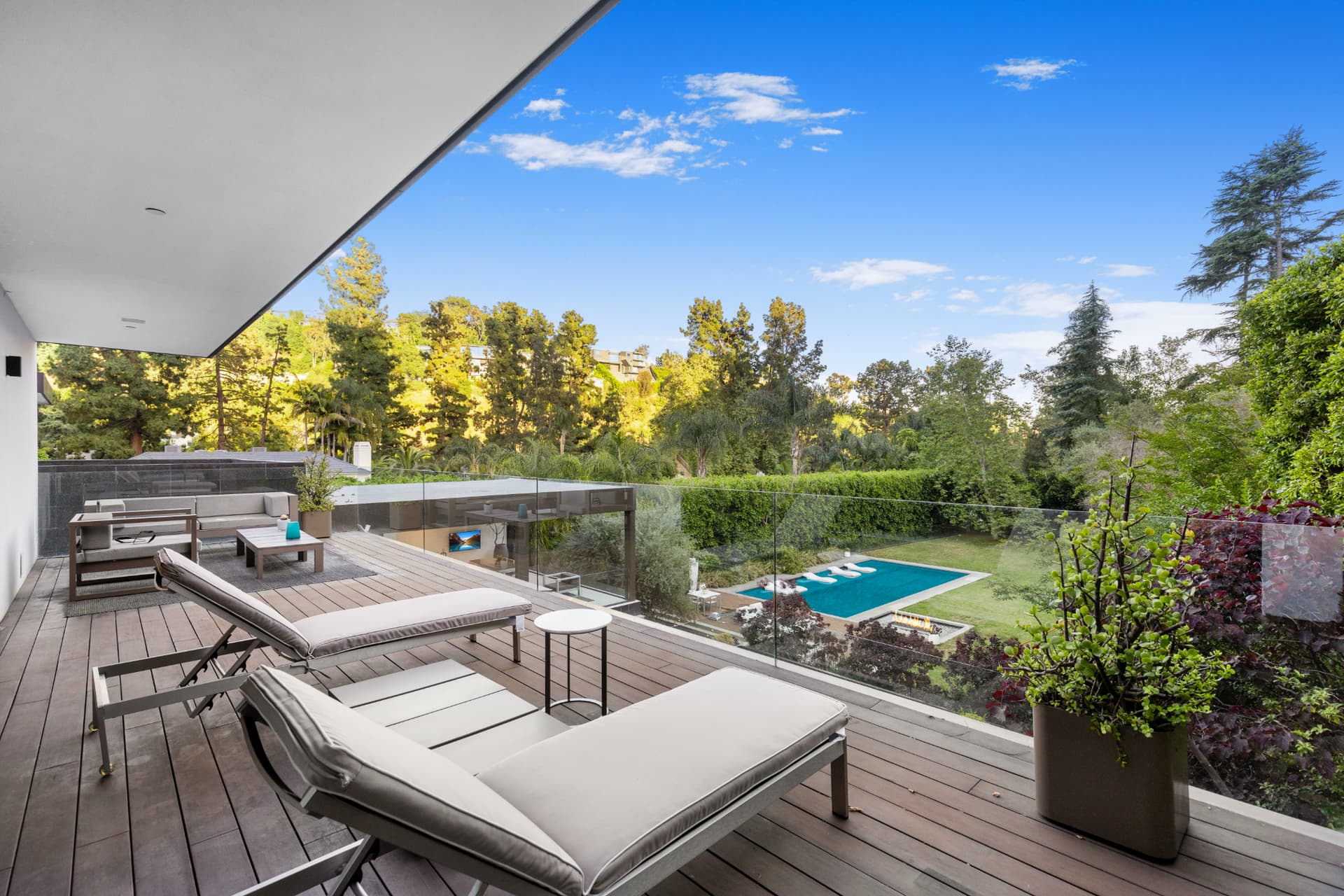 Lago Vista Modern - Image 3