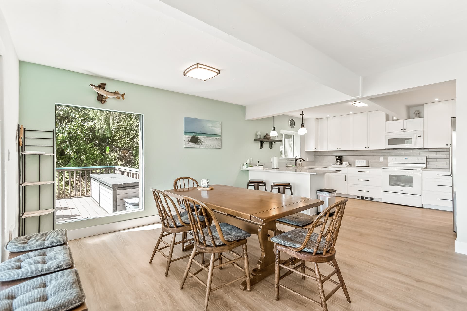 Mica Bay Serenity Cabin - Image 4