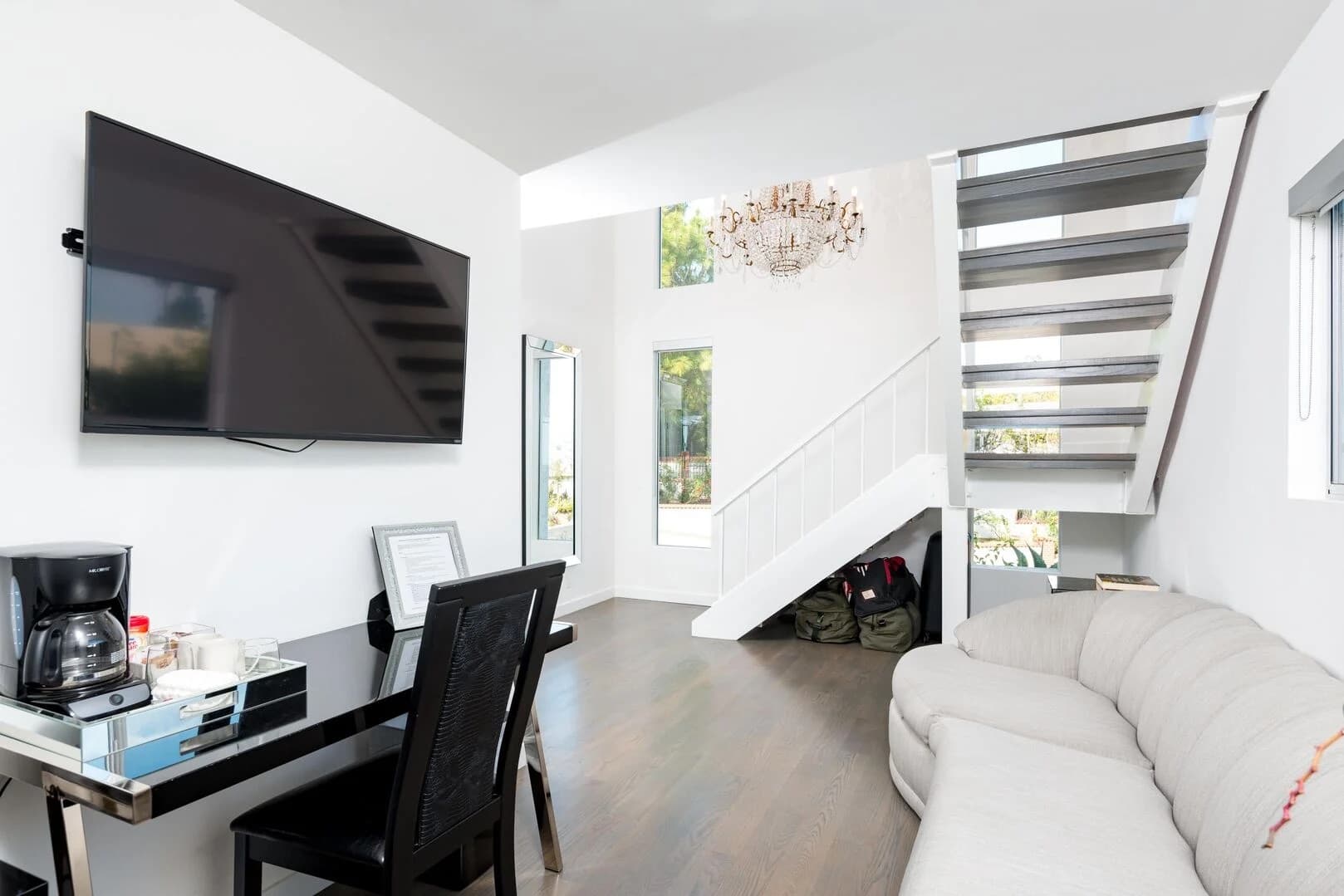 Venus Modern - Image 10