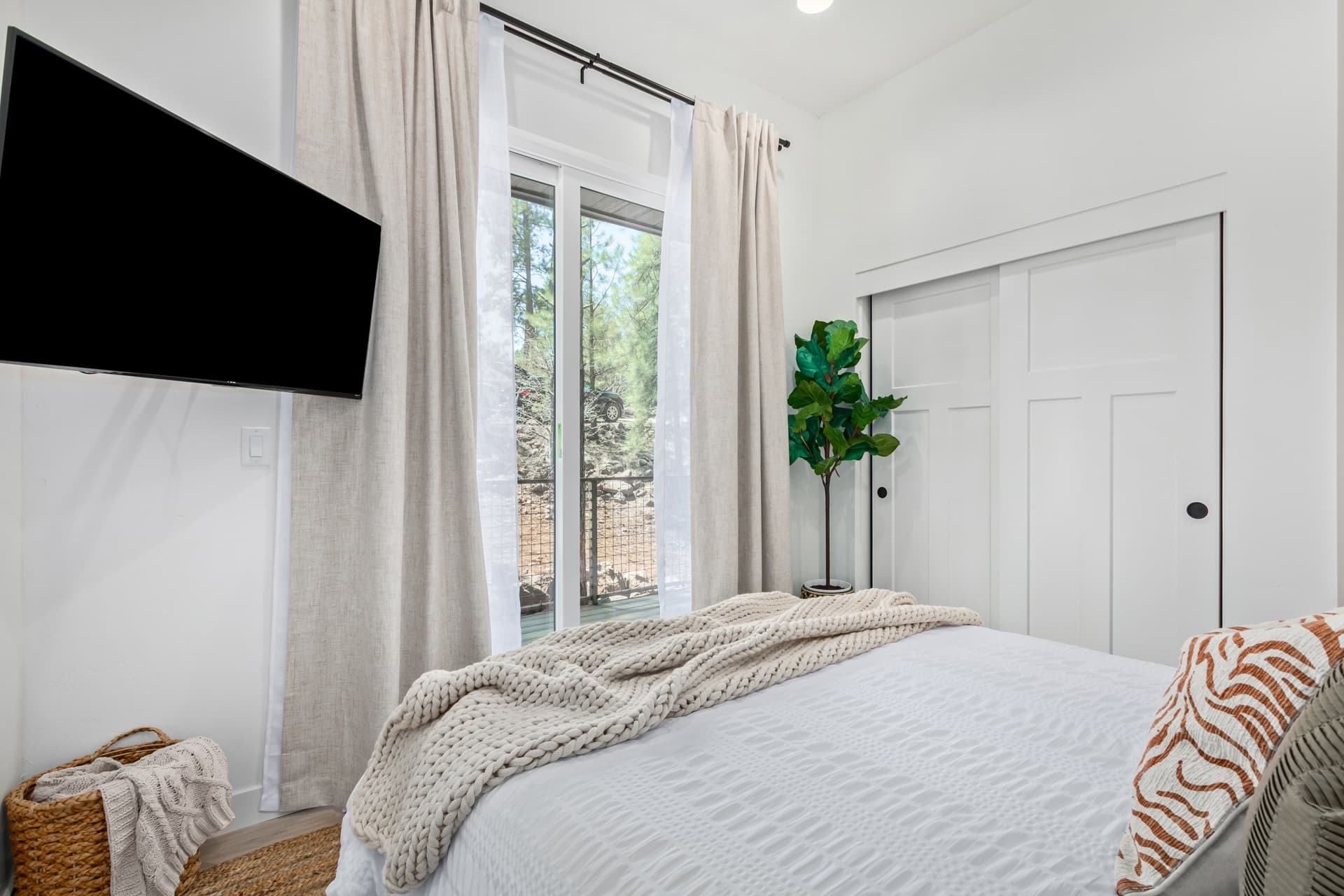 Le Cabin Noir - Image 24