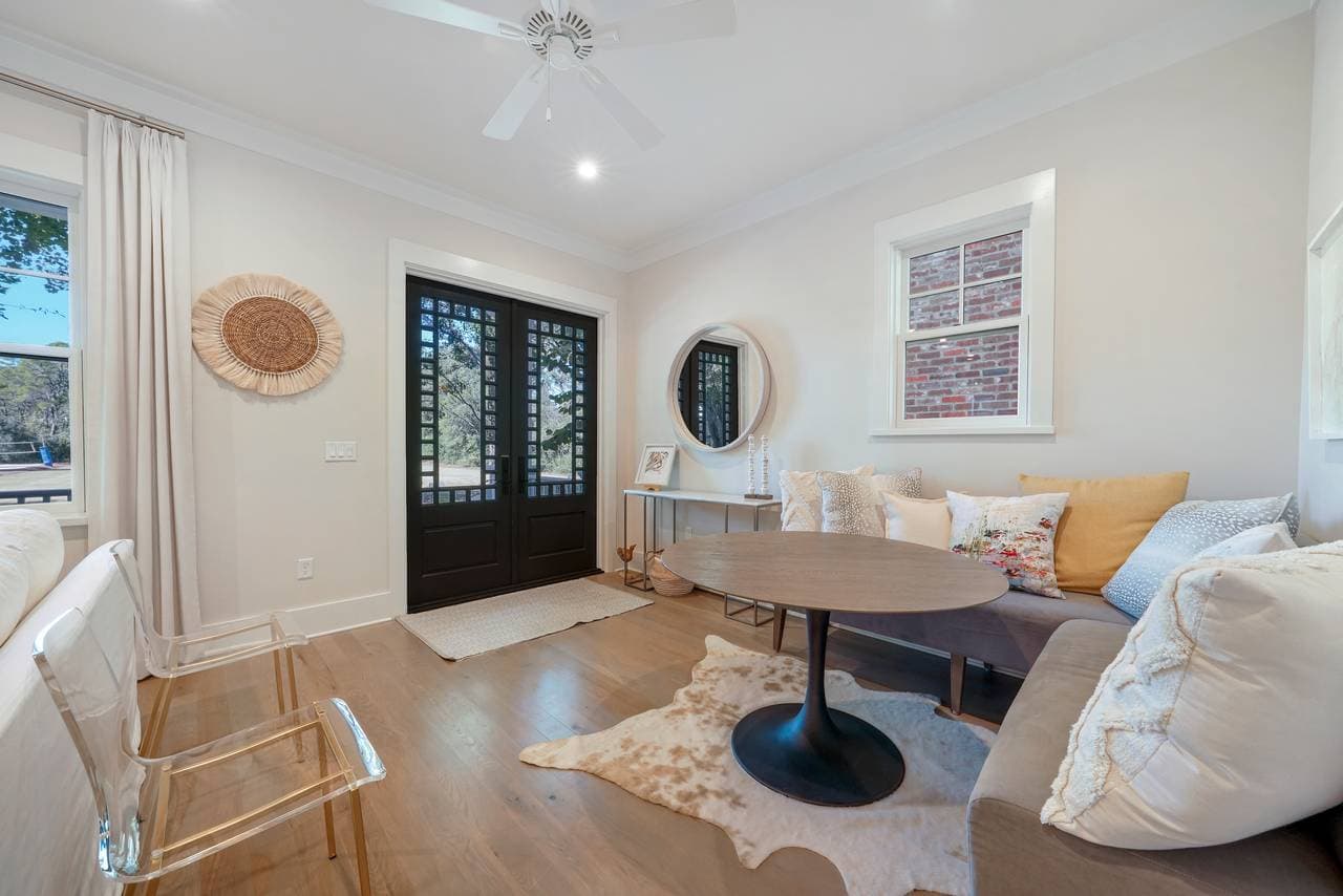 On the Lawn Villa - Image 5