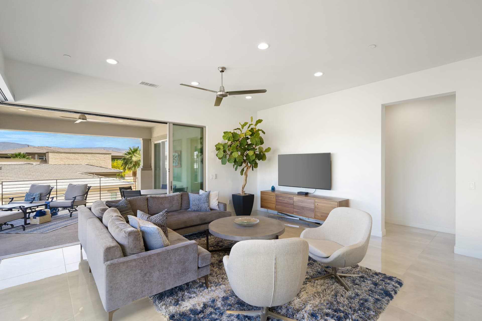 Stay Savvy in Palm Desert - Image 4