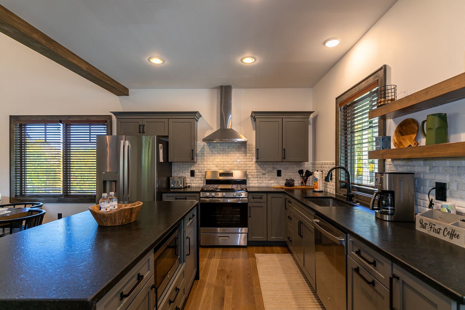 Teddy Bear's Retreat - Image 7