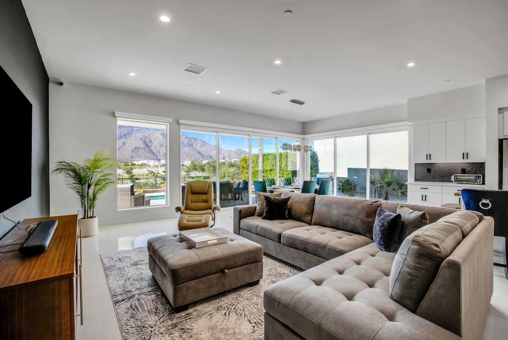 Majestic Mountain View - Image 4