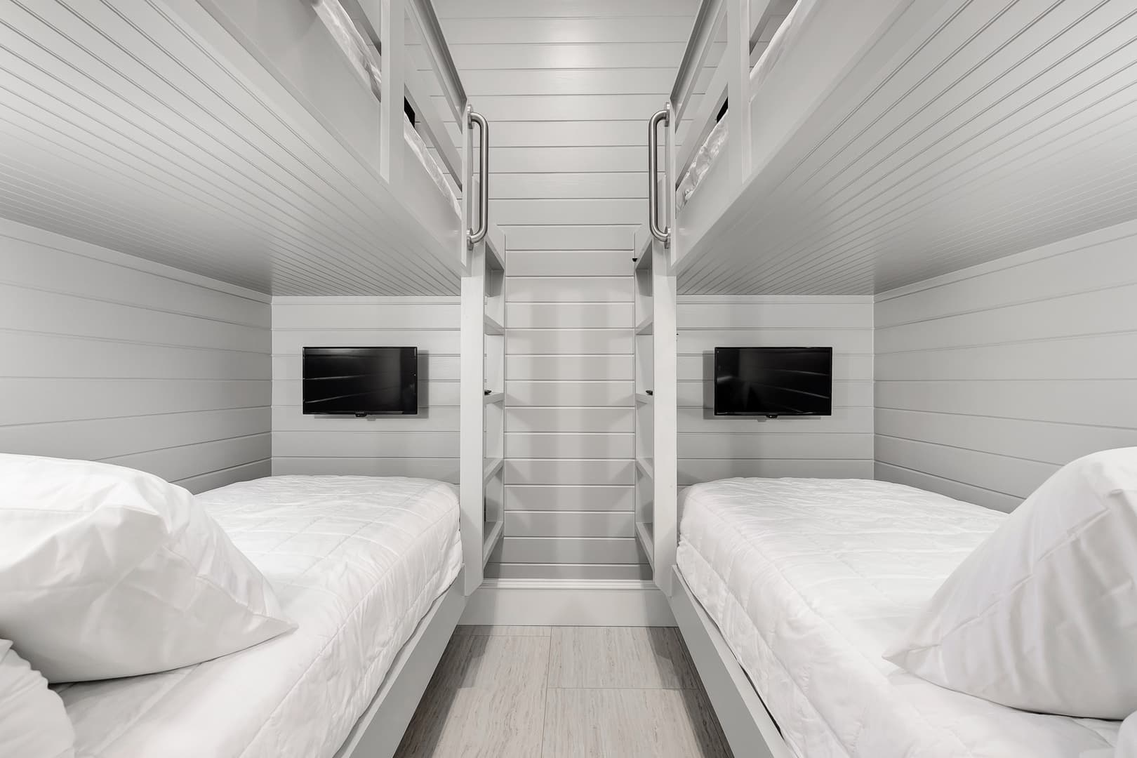 Social Manor - Image 17