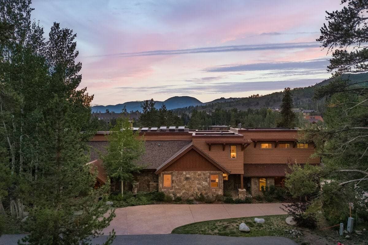 Four Sisters - Image 99