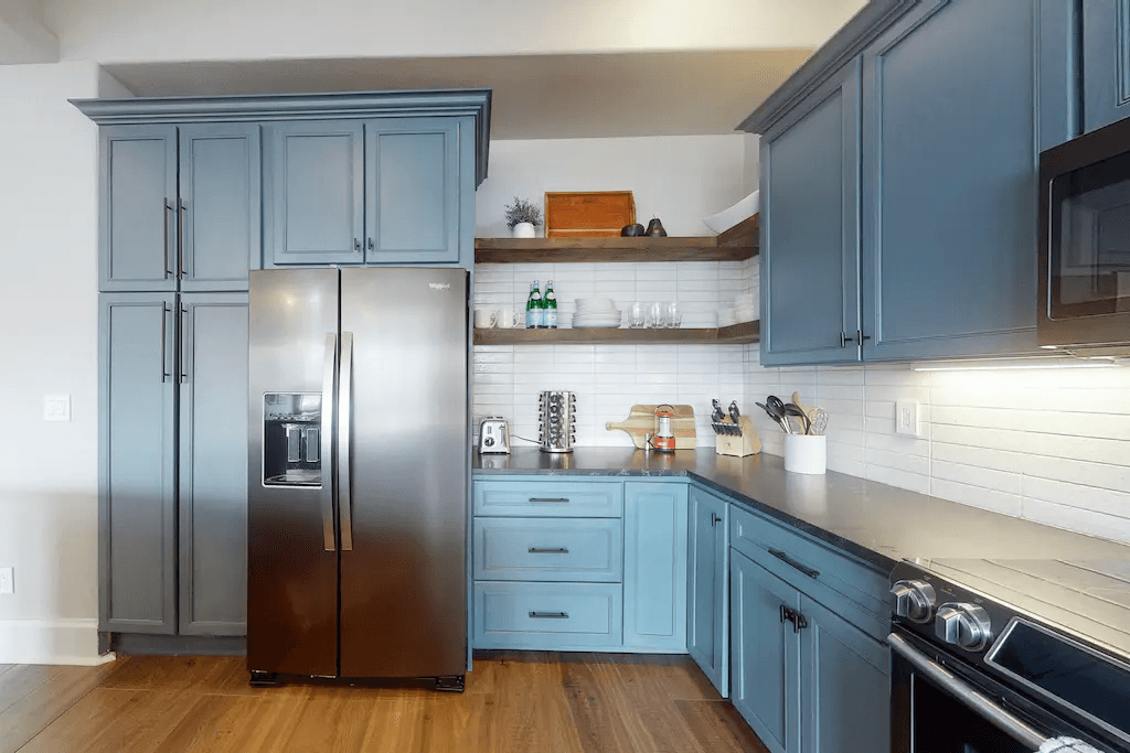 Fraser River Retreat - Image 5