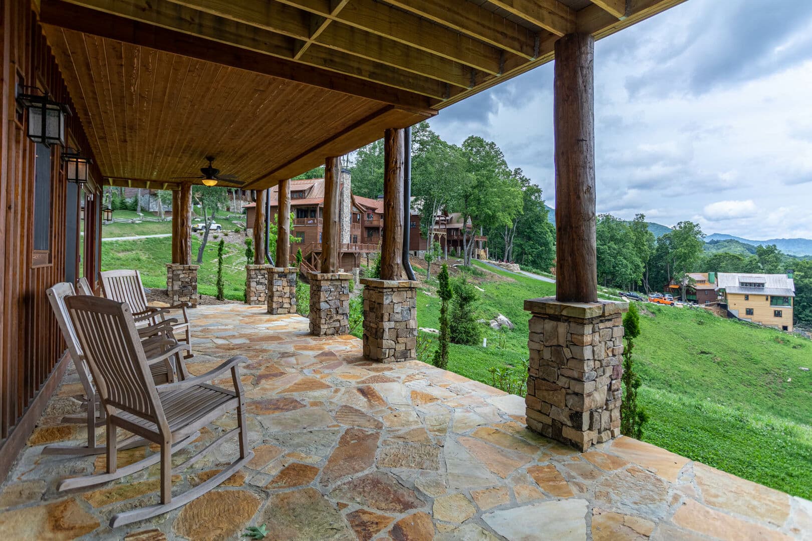 Lazy Bear Home - Image 28