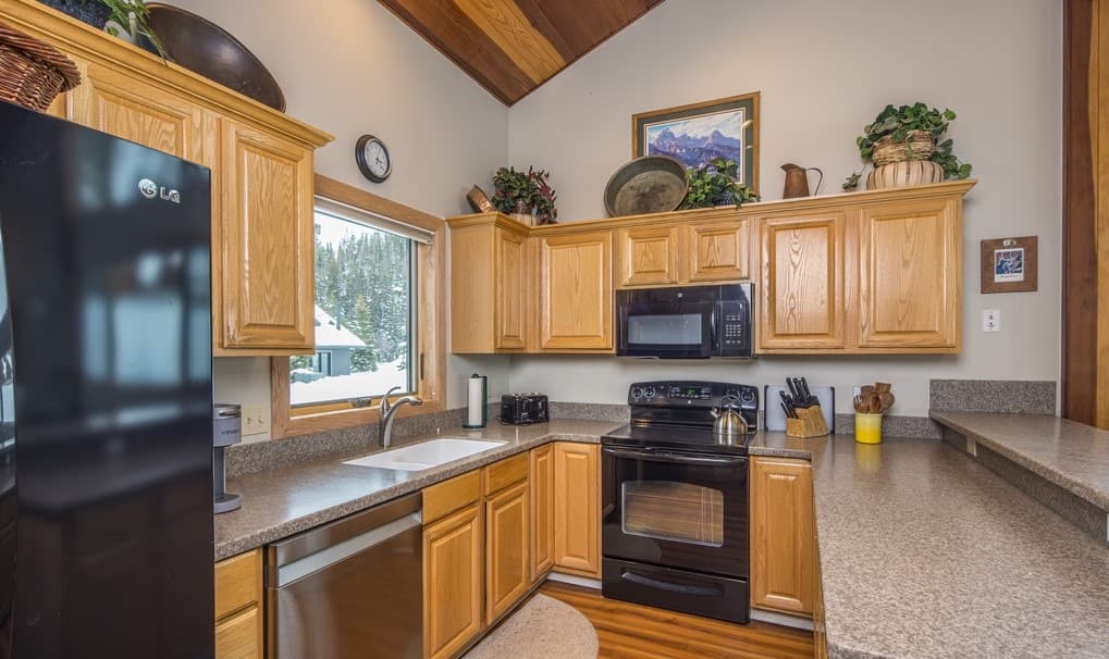 Running Bear Home - Image 9