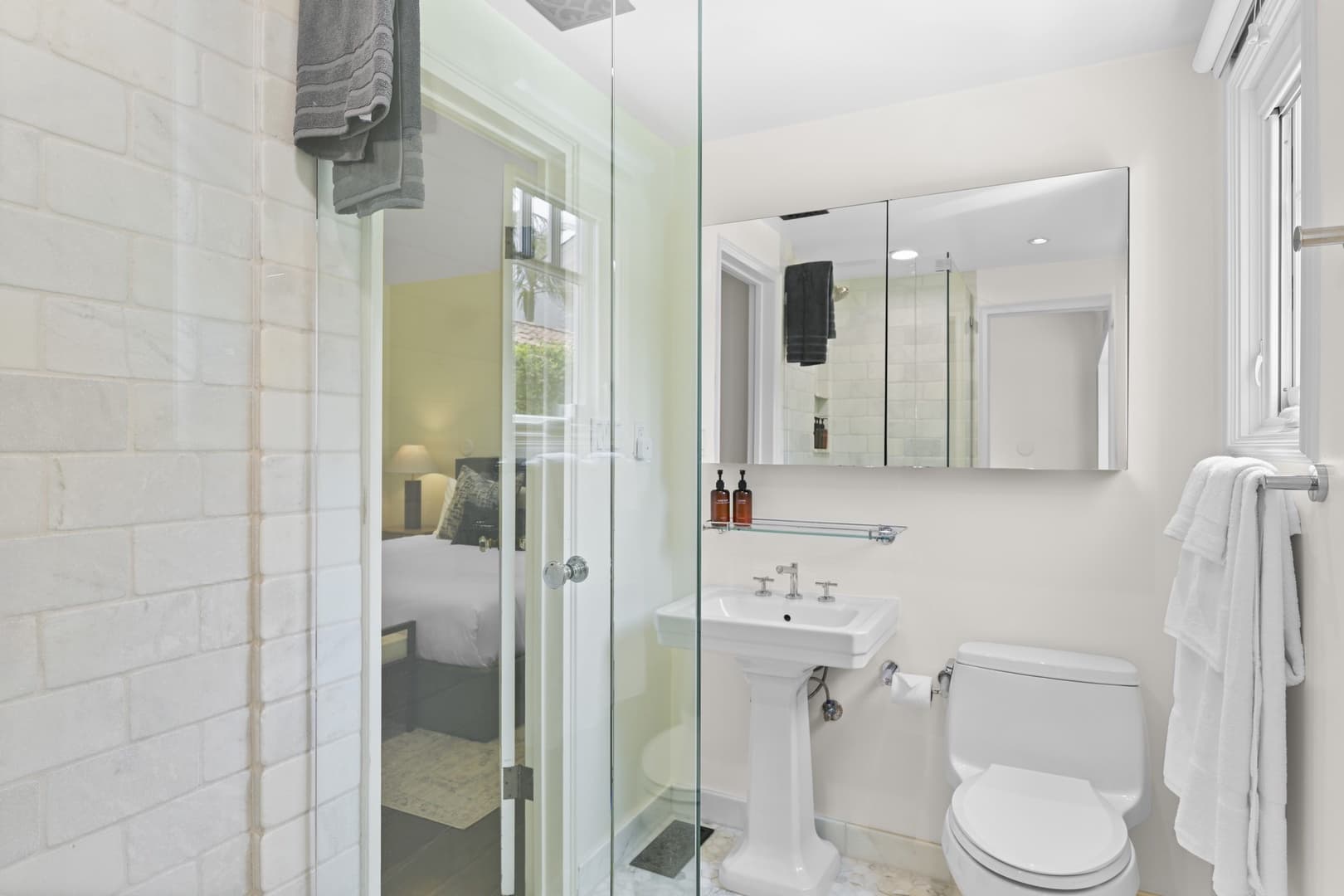 Summerland - Image 23