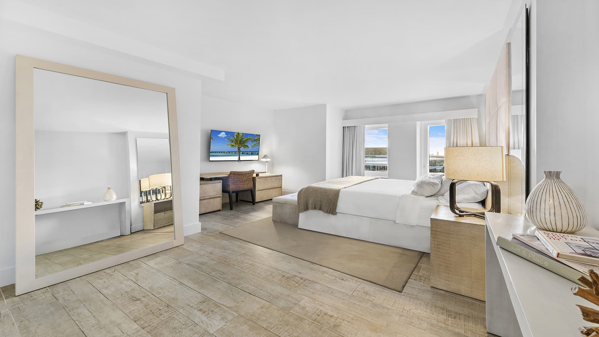 1 Hotel & Homes Condo #945 - Image 3