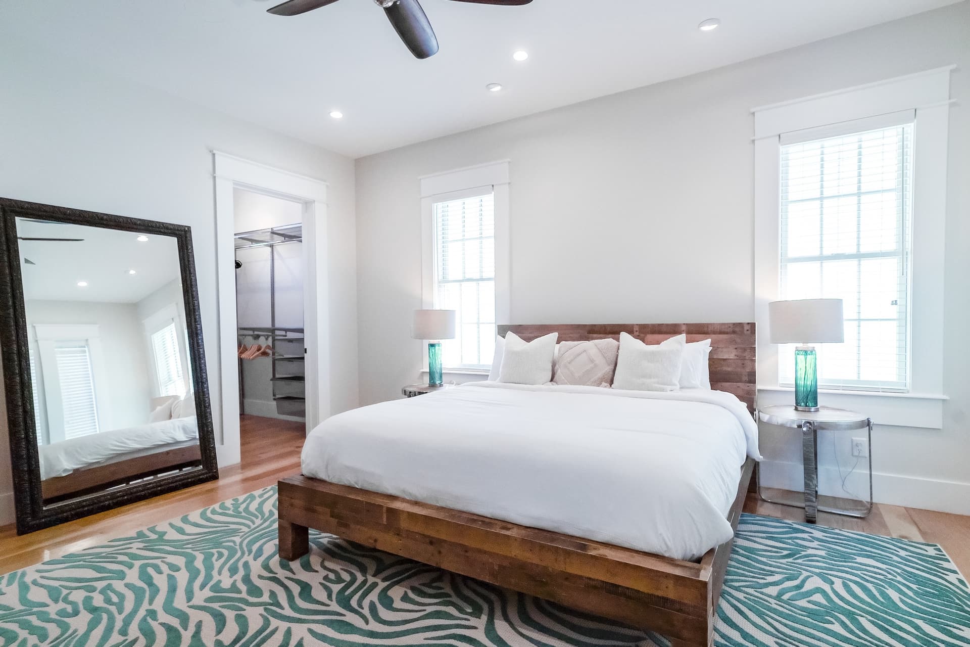 St. Ivory - Image 24