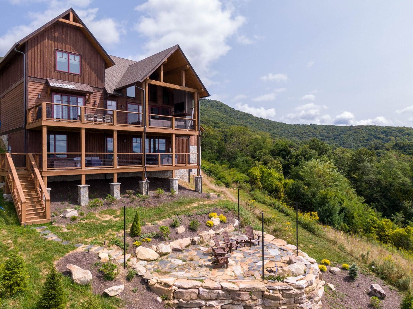 Bear Haven Hideaway - Image 1