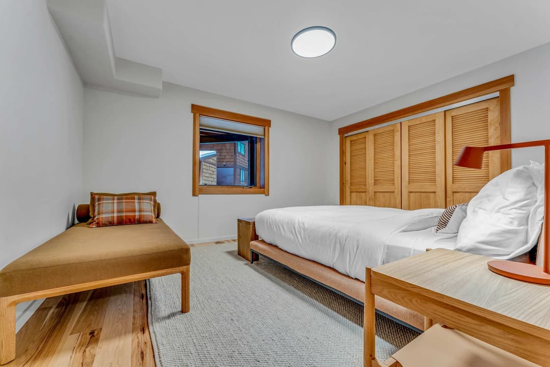 Stunning Mountain Gem - Image 34