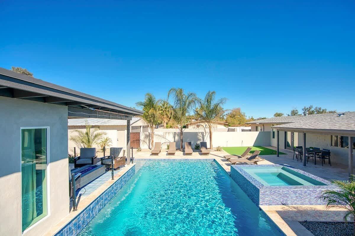 Desert Horizon - Image 1