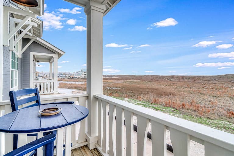 Commodore’s Hideout - Image 26