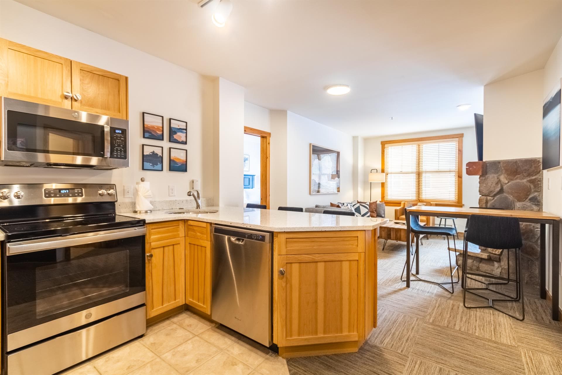 Trailside Treasure Haven - Image 2