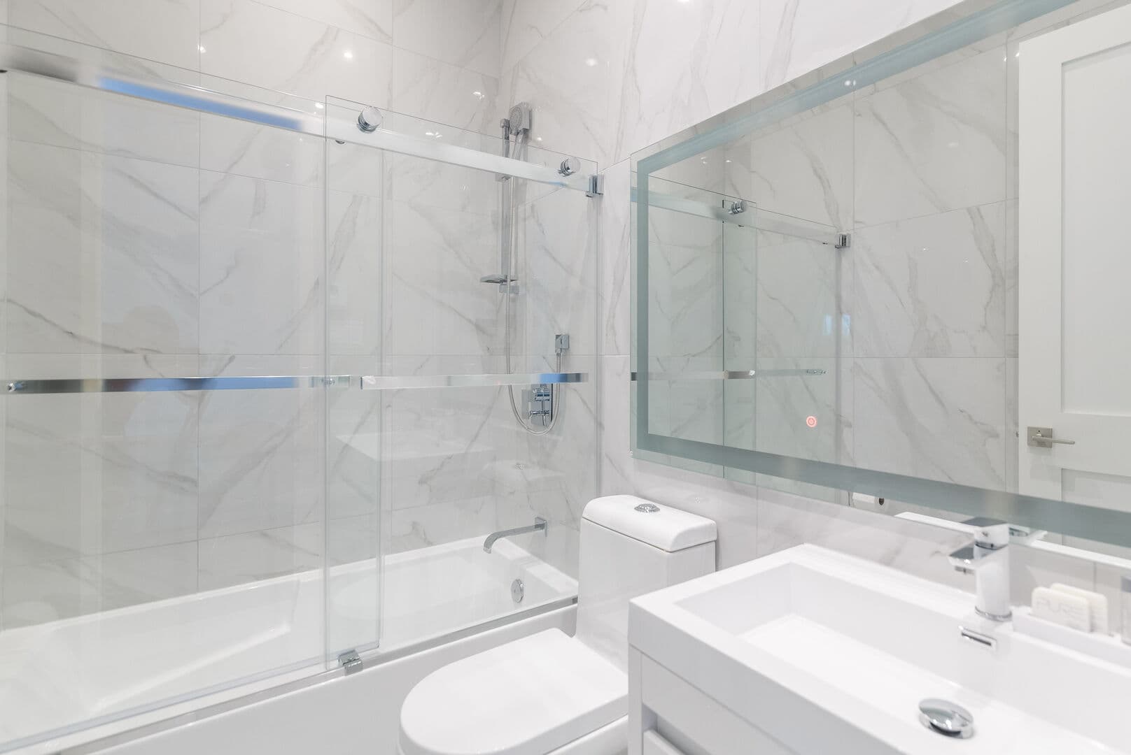 Lasalle House - Image 14